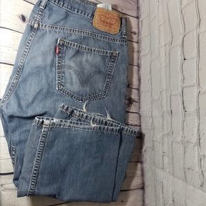 ❤️SOLD❤️Levi’s 569 34x34 jeans with destruction